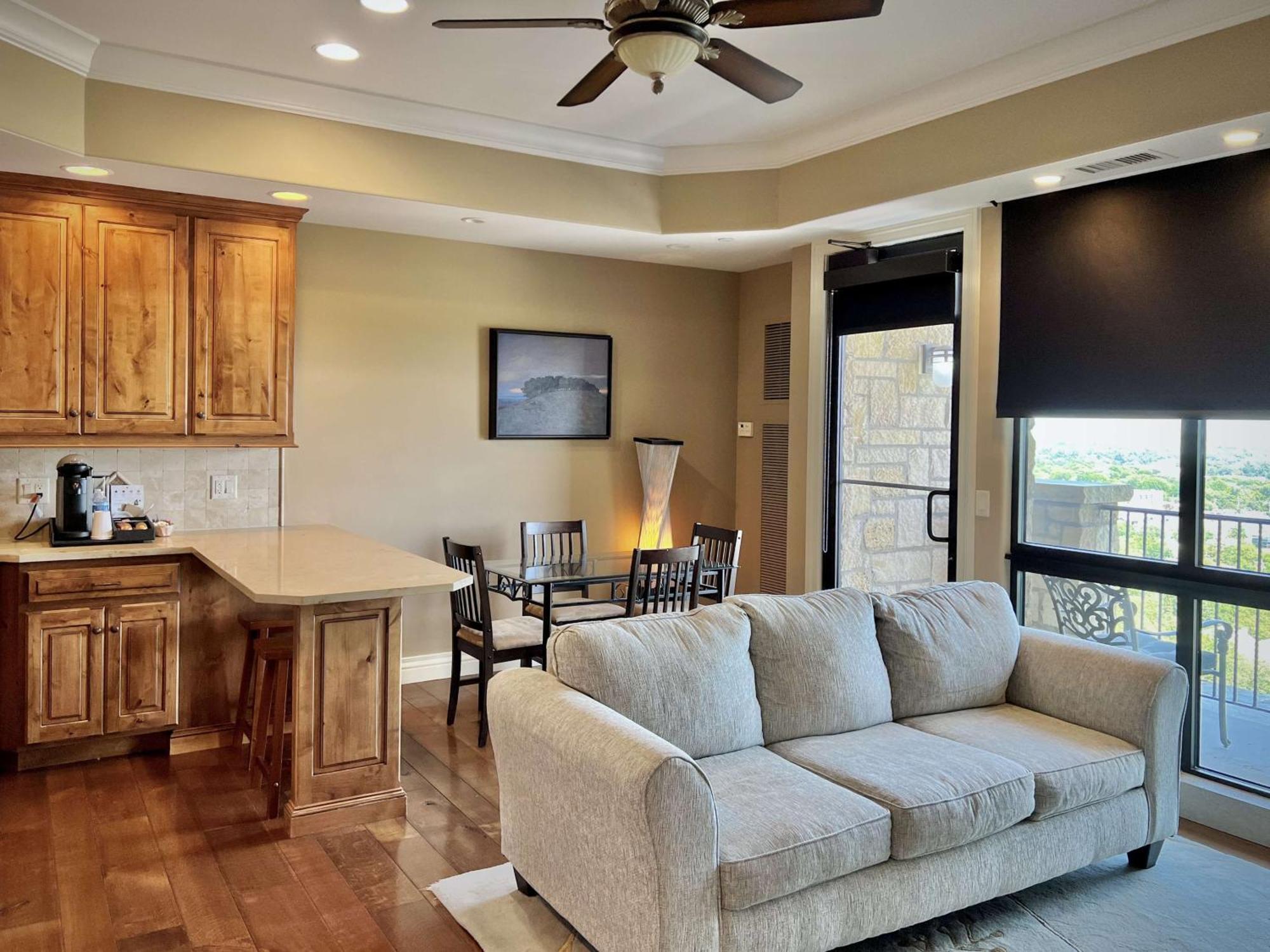 The Oread Lawrence, Tapestry Collection By Hilton Exterior foto
