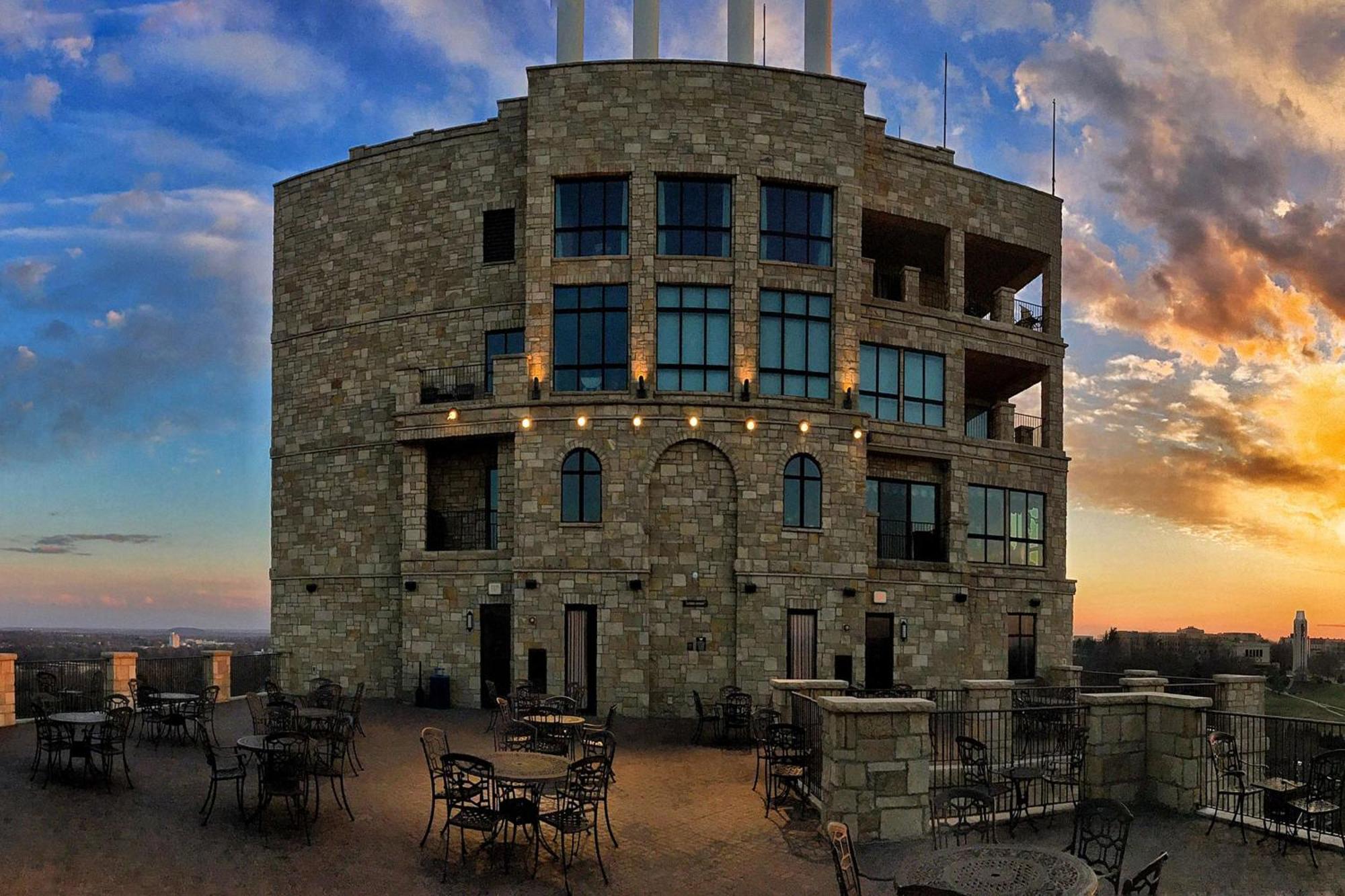 The Oread Lawrence, Tapestry Collection By Hilton Exterior foto